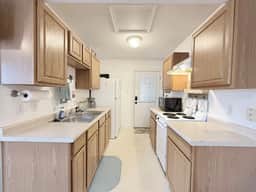 Eleven South: One - Modern Studio Apartment