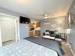 Eleven South: One - Modern Studio Apartment