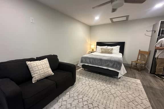 Carriage House - Image 1