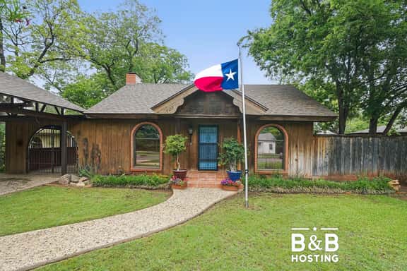 Lone Star Hacienda - Image 1