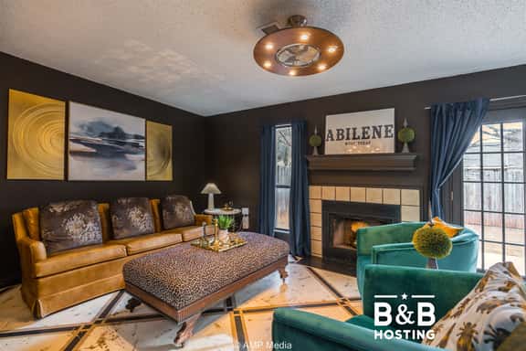 Mad Men - A Sayles Ranch Home - Image 1
