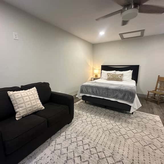Carriage House - Image 1