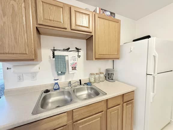 Eleven South: One - Modern Studio Apartment