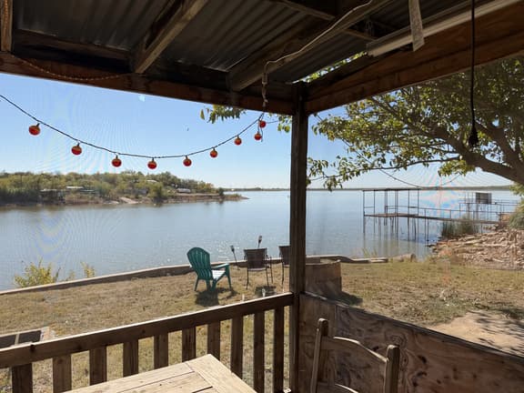Lakeside Hideaway