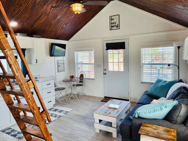 Bbhosting affordable entire guesthouse abilene