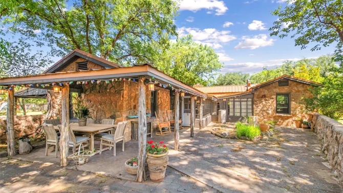 Bbhosting airbnb adventure cove